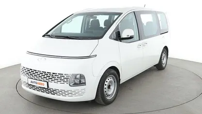 Weiß Gebraucht 2023 Hyundai Staria Trend Van / Kleinbus | 37.520 € (Guter Preis)
