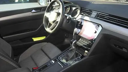 Gebraucht VW Passat Business 150 PS (110 kW) 2022 Kombi