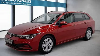 Gebraucht VW Golf VIII Life 150 PS (110 kW) 2023 Rot Kombi