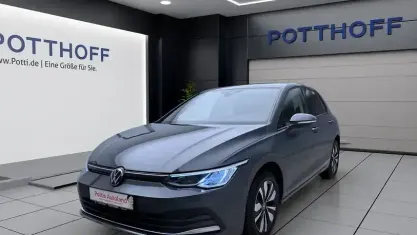Gebraucht VW Golf VIII Move 150 PS (110 kW) 2023 Delfingrau metallic Limousine