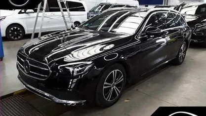 Gebraucht Mercedes E200 Avantgarde 160 PS (117 kW) 2024 Schwarz Limousine
