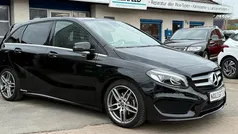 Kosmosschwarzmetallic Gebraucht 2018 Mercedes B200 AMG line Van / Kleinbus | 21.580 € (Fairer Preis)