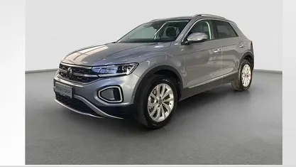 Pyritsilber metallic Gebraucht 2023 VW T-Roc Style SUV | 26.880 € (Guter Preis)