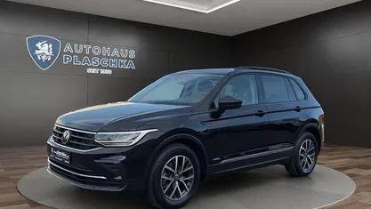 Gebraucht VW Tiguan Life 122 PS (89 kW) 2021 Deep black perleffekt (schwarz) SUV