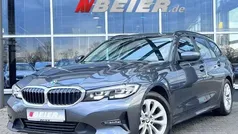 Grau (mineralgrau metallic) Gebraucht 2022 BMW 320 Sport Line Kombi | 29.591 € (Superpreis)