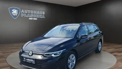 Gebraucht VW Golf VIII Life 116 PS (85 kW) 2022 Deep black perleffekt (schwarz) Limousine