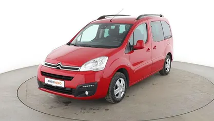 Rot Gebraucht 2017 Citroën Berlingo PureTech Van / Kleinbus | 9.990 € (Fairer Preis)