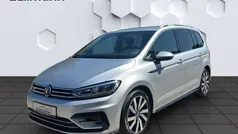 Silber Gebraucht 2024 VW Touran Highline Van / Kleinbus | 37.328 € (Fairer Preis)