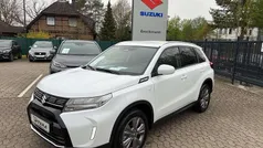 Cool white metallic Neu 2025 Suzuki Vitara Comfort SUV | 25.960 € (Guter Preis)
