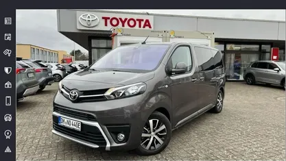 Gebraucht Toyota Proace Verso Team 100 kW (136 PS) 2023 Basaltgrau metallic Kombi