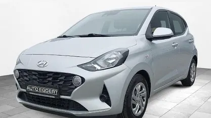 Gebraucht Hyundai i10 Select 67 PS (49 kW) 2023 Silber Kleinwagen
