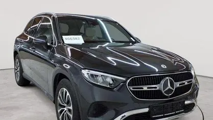 Gebraucht Mercedes GLC200 Advanced 204 PS (150 kW) 2023 Graphitgrau metallic SUV