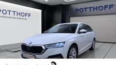 Weiss Gebraucht 2023 Skoda Octavia Style Kombi | 23.443 € (Fairer Preis)