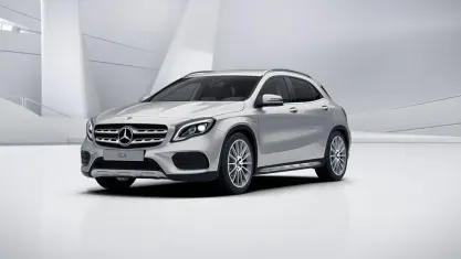 Gebraucht Mercedes GLA200 Style 156 PS (114 kW) 2019 Iridiumsilber metallic SUV