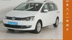 Weiss Gebraucht 2022 VW Sharan Comfortline Van / Kleinbus | 27.440 € (Fairer Preis)