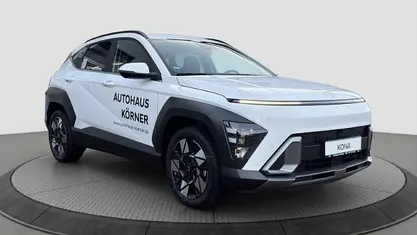 Weiss Neu 2025 Hyundai Kona Trend SUV | 30.995 € (Fairer Preis)
