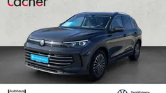 Uranograu Gebraucht 2024 VW Tiguan Elegance SUV | 36.490 € (Fairer Preis)