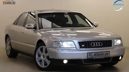 Usata Audi S8 Ambiente 360 CV (264 kW) 1999 Argento Berlina