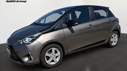 Usado Toyota Yaris Hybrid 73 HP (53 kW) 2020 Citadino