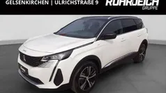 Lack weiss perlglänzend/metall Gebraucht 2023 Peugeot 5008 GT Van / Kleinbus | 30.990 € (Fairer Preis)