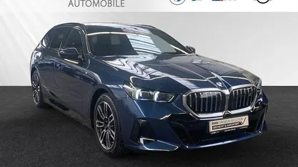 Gebraucht BMW i5 M Sport 250 kW (340 PS) 2024 Phytonicblau metallic Kombi