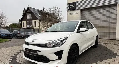 (ud) schneeweiss Gebraucht 2021 Kia Rio Vision Limousine | 12.400 € (Fairer Preis)