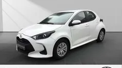 Weiss Gebraucht 2023 Toyota Yaris Comfort Kleinwagen | 14.990 € (Fairer Preis)