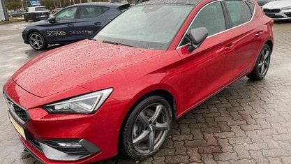 Używany Seat Leon FR 150 KM (110 kW) 2020 Czerwony Sedan/Limuzyna