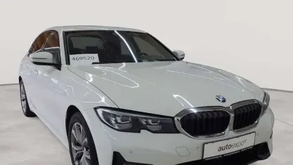 Gebraucht BMW 318 Sport Line 150 PS (110 kW) 2021 Alpinweiß Limousine