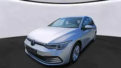 Silber Gebraucht 2023 VW Golf VIII Life Limousine | 23.420 € (Fairer Preis)