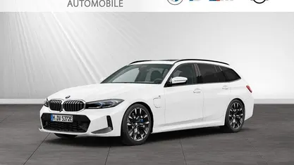 Gebraucht BMW 330e M Sport 292 PS (214 kW) 2024 Kombi