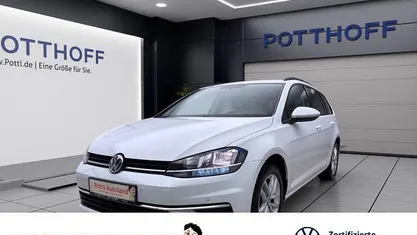 Weiß Gebraucht 2019 VW Golf VII Comfortline Kombi | 16.221 € (Fairer Preis)