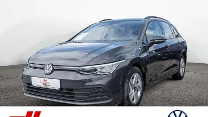Gebraucht VW Golf VIII Life 150 PS (110 kW) 2023 Grau / uranograu Kombi