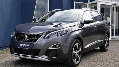 Grau Gebraucht 2020 Peugeot 5008 Crossway Van / Kleinbus | 24.940 € (Fairer Preis)