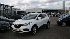 Weiß (perlmuttweiß metall) Gebraucht 2019 Renault Kadjar LIMITED SUV | 14.890 € (Fairer Preis)