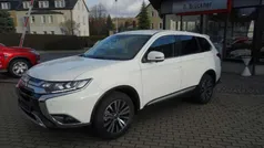Perlmuttweiß Gebraucht 2020 Mitsubishi Outlander Diamant Edition SUV | 22.490 € (Fairer Preis)
