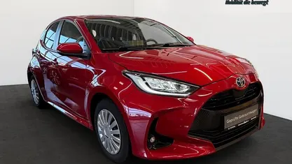 Second-hand Toyota Yaris Hybrid Team 116 CP (85 kW) 2022 Roșu Hatchback