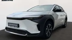 Weiß Gebraucht 2023 Toyota bZ4X Comfort SUV | 27.770 € (Guter Preis)