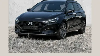 Neu Hyundai i30 Advantage 101 PS (74 kW) 2025 Schwarz Kombi