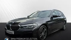 Grau Gebraucht 2021 BMW 520 M Sport Kombi | 32.798 € (Fairer Preis)