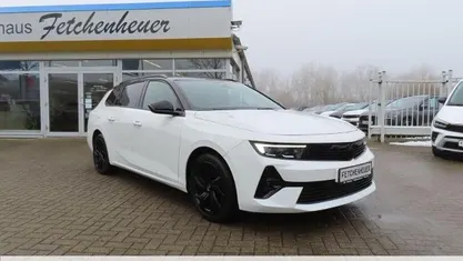 Weiss Gebraucht 2024 Opel Astra Kombi | 21.950 € (Guter Preis)