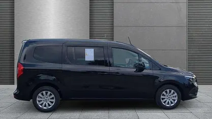 Gebraucht 2025 Mercedes 180 Progressive Limousine | 34.790 € (Guter Preis)