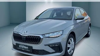 Steelgrau Gebraucht 2024 Skoda Scala Essence Kleinwagen | 19.450 € (Fairer Preis)