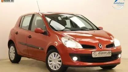 Gebraucht Renault Clio III Initiale 111 PS (81 kW) 2006 Rot Limousine