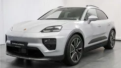 Grau Gebraucht 2025 Porsche Macan 4 Electric SUV | 94.890 € (Fairer Preis)