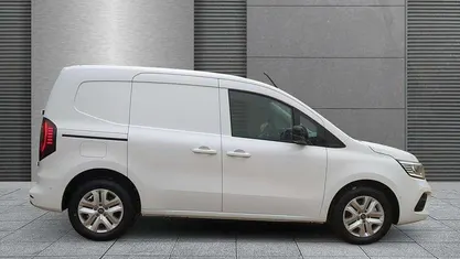 Mineralweiß Neu 2025 Renault Kangoo Komfort Van / Kleinbus | 25.990 € (Superpreis)