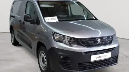 Gebraucht Peugeot Partner Premium 131 PS (96 kW) 2022 Platinium grau metallic Van / Kleinbus