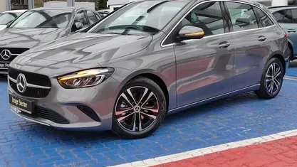 Gebraucht Mercedes B200 Progressive 163 PS (119 kW) 2025 Metalliclack mountaingrau Van / Kleinbus