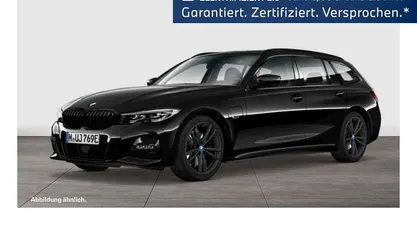 Schwarz Gebraucht 2021 BMW 330e M Sport Kombi | 29.860 € (Fairer Preis)