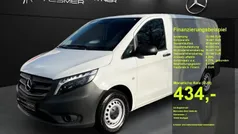 Weiß Gebraucht 2023 Mercedes Vito Van / Kleinbus | 37.961 € (Fairer Preis)